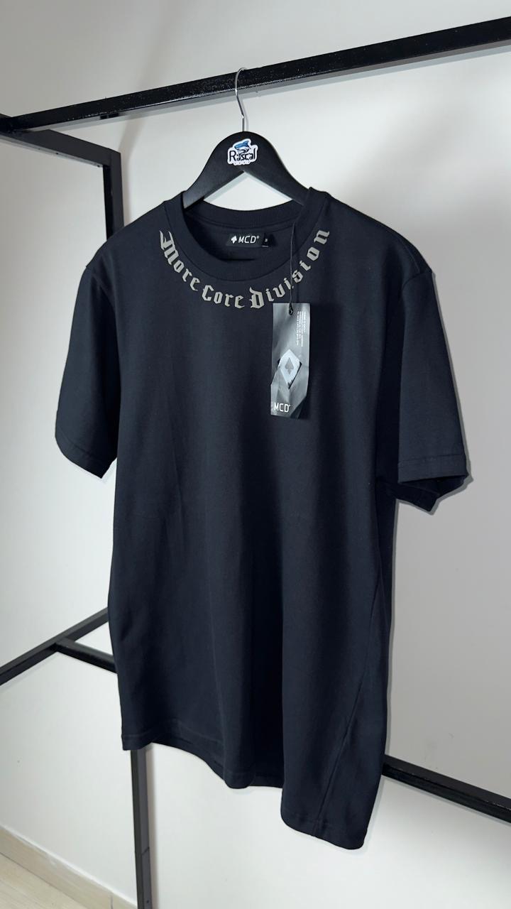 Camisa gola caligrafiti