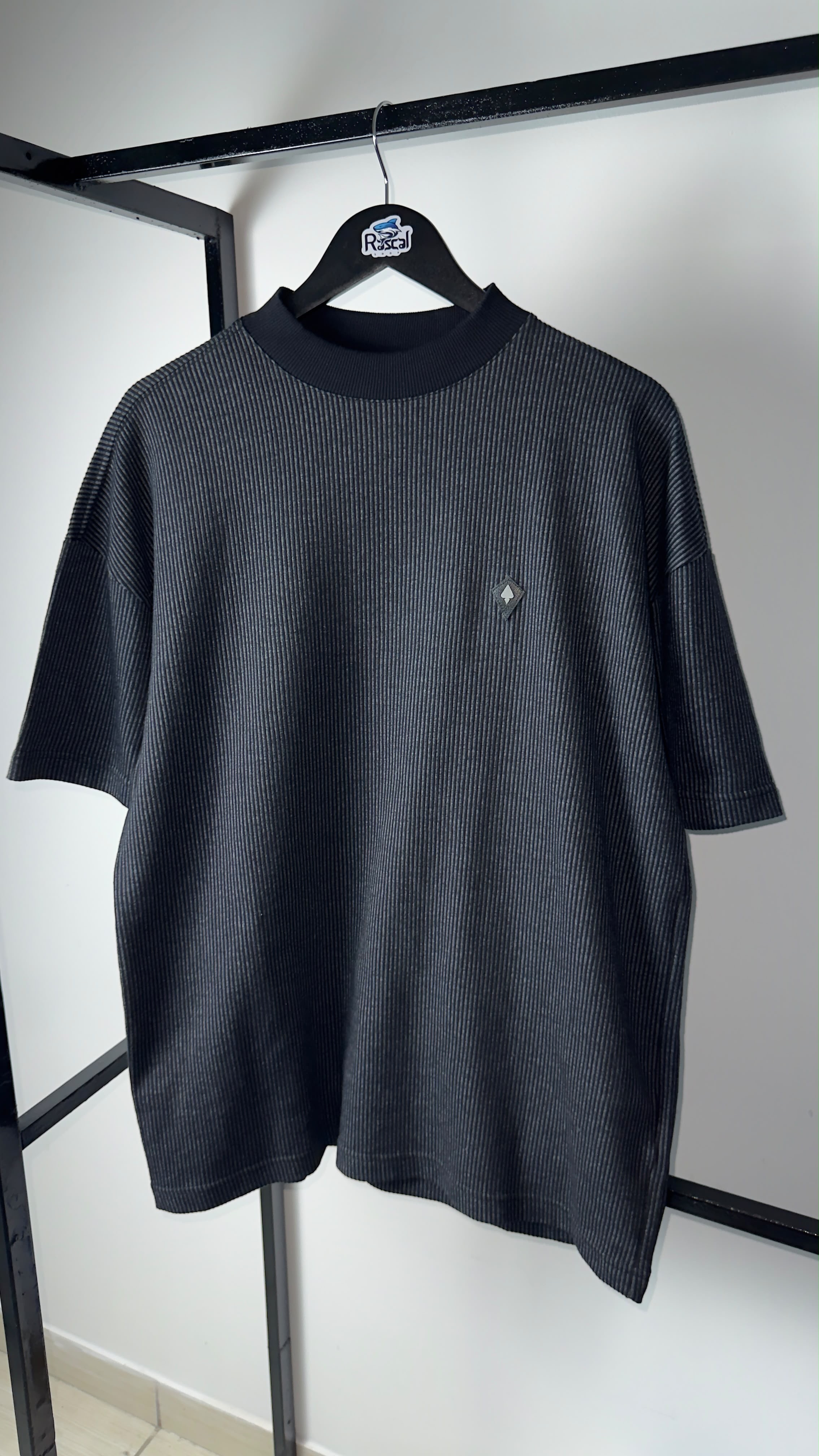 Camisa gola alta texturizada